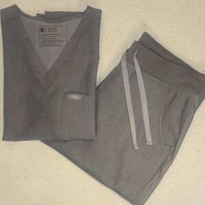 FIGS Women's Scrub Set - Heather Grey M/S